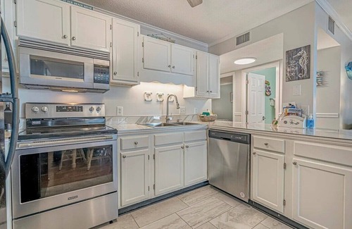 Myrtle Beach Condo | 2-bedroom 2 bath condo in Myrtle Beach with Amazing porch views