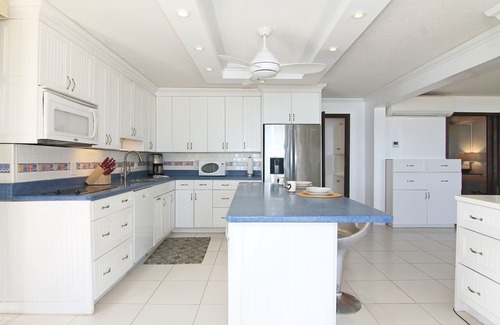 Red Hook Condo | 2 Bedroom/2 Bath condo on the Beach! This is a double unit 1,300sq. ft.