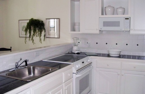 Misquamicut House | 2 Bedroom 2 Bath duplex on Misquamicut Beach