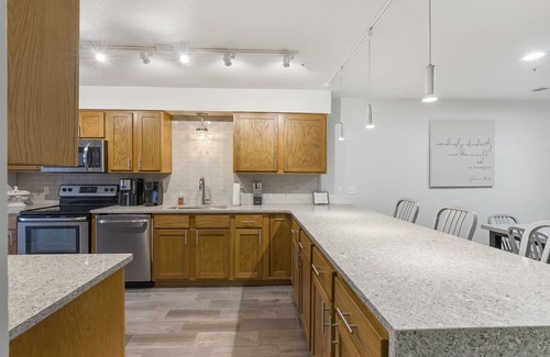 Branson Condo | 2 bedroom, 2 bath ground floor condo with indoor pool minutes from Branson strip