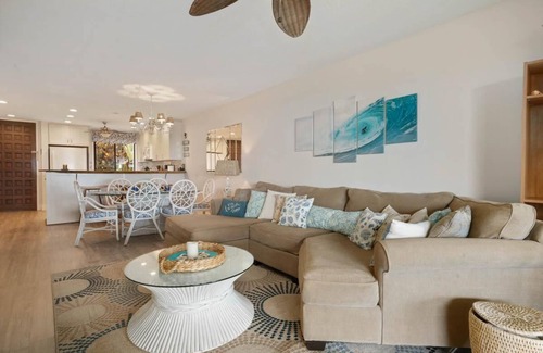 Keauhou Condo | 2 BEDROOM, 2 BATH ON THE GOLF COURSE WITH OCEAN VIEWS!
