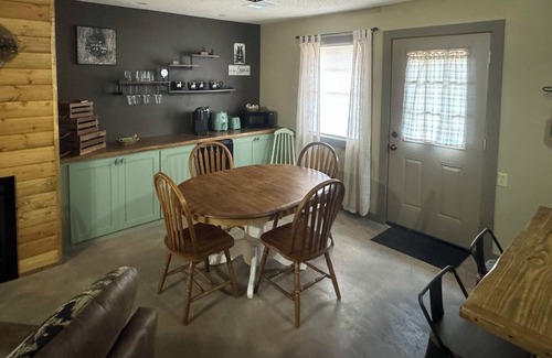 Board Camp Cabin | 2 bedroom/2 bath, sleeps 9, Honey Hole Cabin