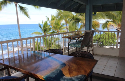 Historic Kailua Village Condo | 2 Bedroom 2 Bath Upgraded Oceanfront Penthouse