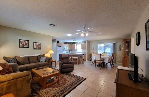 Lady Lake House | 2 Bedroom, 2 Bath with King Size Bed and Golf Cart