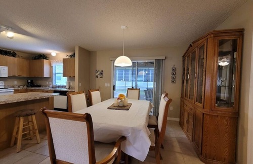 Lady Lake House | 2 Bedroom, 2 Bath with King Size Bed and Golf Cart