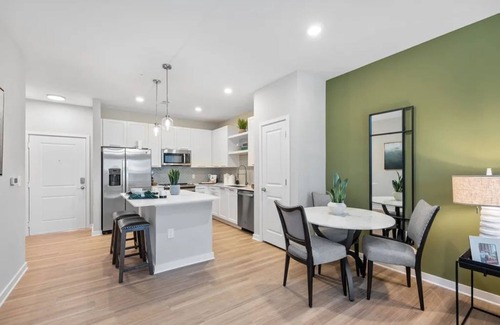 Southside House | 2 bedroom 2 bathroom 7 to 10 miles from the beach, sports arena and downtown