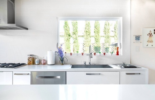 Mar Vista House | 2 bedroom, 2 bathroom, modern, house with large backyard and patio