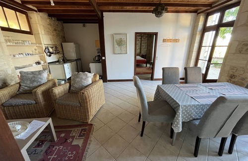 Gensac Apartment | 2 bedroom 2 bathroom apartment in an ancient convent c1400.