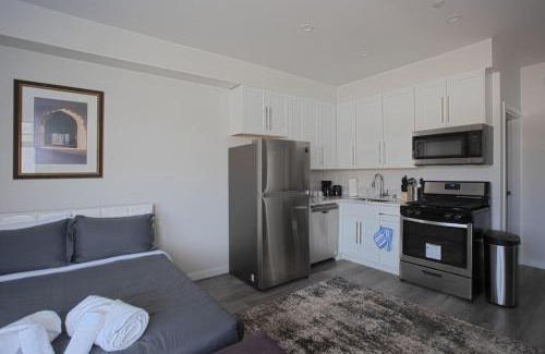 Bankers Hill Apartment | 2 Bedroom, 2 Bathroom Detached Apt Max 7 Sleepers