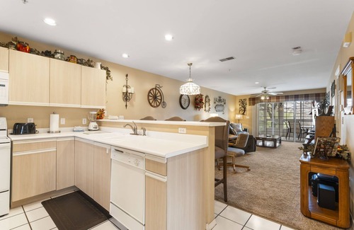 Branson Condo | 2 Bedroom, 2 Bathroom Golf Condo with Sunroom, near Outdoor Pool