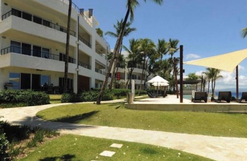 La Esplanada Condo | 2-bedroom 3 bath beachfront resort. Free Restaurant Breakfast, Airport Transport