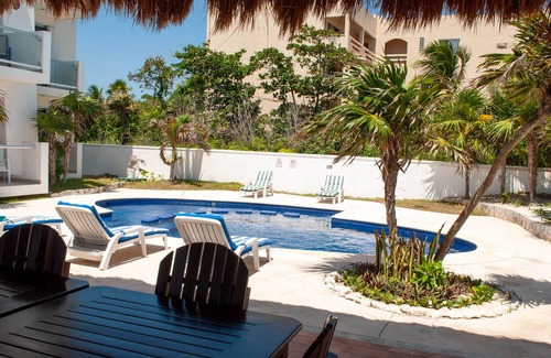 Akumal Condo | 2 Bedroom (3 beds) Beachfront Condo Akumal 202