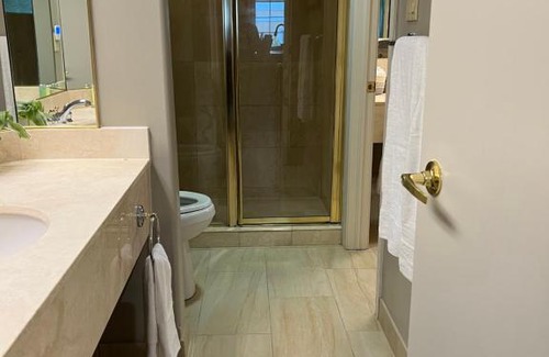 Oro-Medonte Apartment | 2 Bedroom - 4 bed Suite with Jacuzzi and 2 balconies