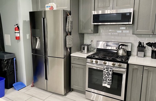 Greenville House | 2 Bedroom & 5 Beds ★FREE Driveway Parking★ near NYC, EWR, Cruise Port