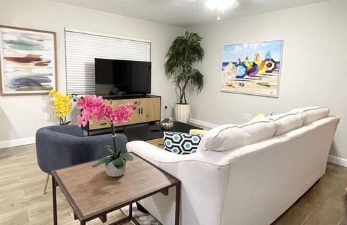 Bradenton Apartment | 2 Bedroom 820344 by Houzlet