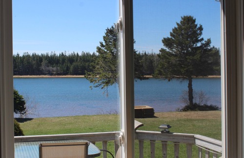 French River Cottage | 2 bedroom, A/C, Sleeps 6