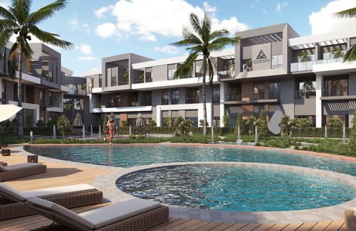 Village Road Apartment | 2-bedroom apartment in sunny Red Sea Governorate with pool view