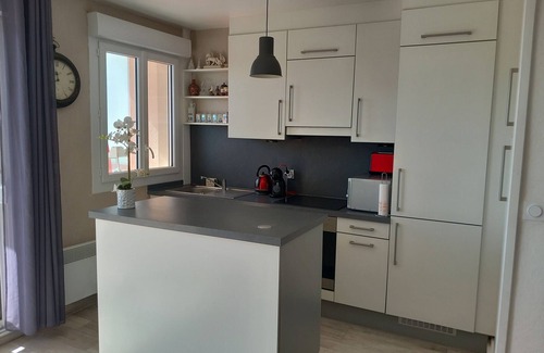 Saint-Jean-de-Monts Apartment | 2-bedroom apartment with Wi-Fi, sea view, close to beach in Saint-Jean-de-Monts