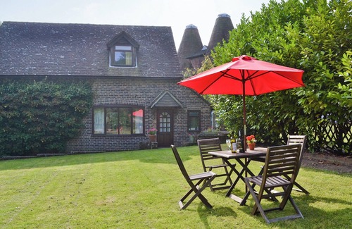 Five Oak Green Cottage | 2 bedroom accommodation in Shipbourne, near Sevenoaks