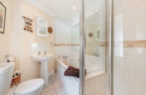 Haverfordwest Cottage | 2 bedroom accommodation in Cuffern, near Roch
