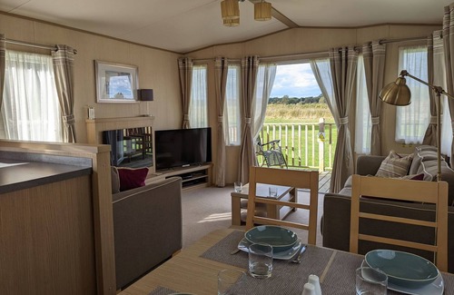 Oulton Broad House | 2 bedroom accommodation in Oulton Broad