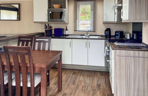 Tan-y-groes Ski Chalet | 2 bedroom accommodation in Tresaith Beach, Cardigan, Ceredigion