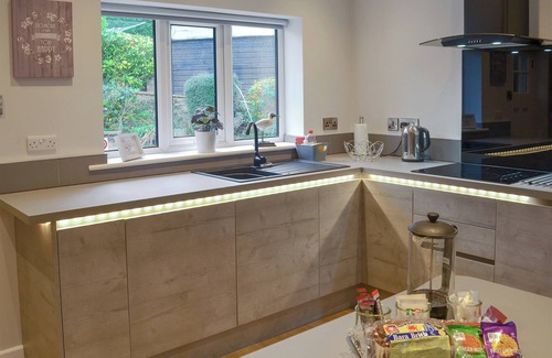Benllech Cottage | 2 bedroom accommodation in Benllech, near Llangefni
