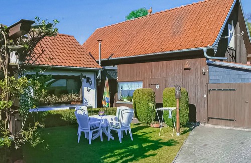 Lindow House | 2 bedroom accommodation in Lindow (Mark)