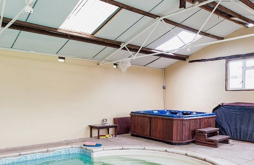 Abergavenny Cottage | 2 bedroom accommodation in Llantilio Pertholey, near Abergavenny