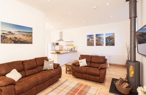 Barnstaple Cabin | 2 bedroom accommodation in Braunton, near Barnstaple