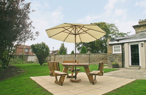 Sewerby Cottage | 2 bedroom accommodation in Sewerby, near Bridlington