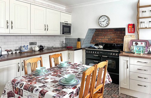 Carmarthen Cottage | 2 bedroom accommodation in Carmarthen