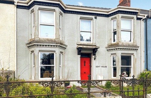 Carmarthen Cottage | 2 bedroom accommodation in Carmarthen