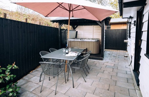 Minety Cottage | 2 bedroom accommodation in Cirencester