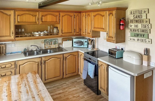 Whippingham Cottage | 2 bedroom accommodation in Binfield, near Newport