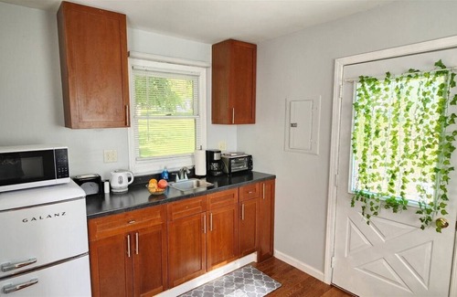 Bentonville Cabin | 2 bedroom accommodation in Bentonville