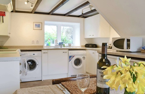 Alexandria Cottage | 2 bedroom accommodation in Balloch, Loch Lomond