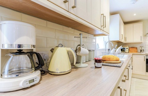 Llanllwchaiarn Cottage | 2 bedroom accommodation in Maen-y-groes, near New Quay