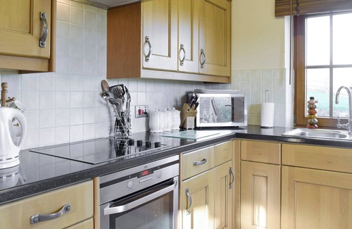 Felinfach Cottage | 2 bedroom accommodation in Mydroilyn, near Aberaeron