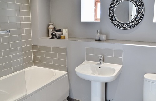 Forsbrook Cottage | 2 bedroom accommodation in Wetley Rocks, near Cheddleton