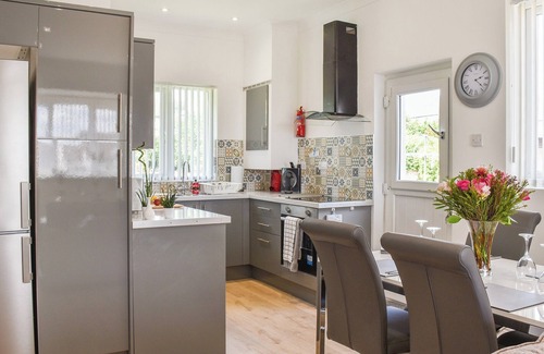 Llanelli Cottage | 2 bedroom accommodation in Llanelli