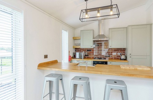 Ellesmere Ski Chalet | 2 bedroom accommodation in Tetchill