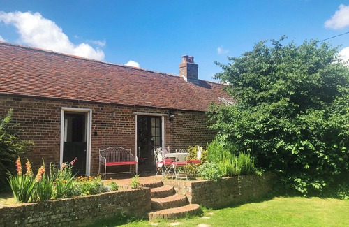 Westmarsh Cottage | 2 bedroom accommodation in Staple, near Wingham