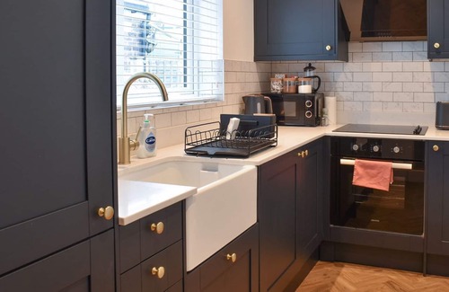 Worthing Cottage | 2 bedroom accommodation in Worthing, near Arundel