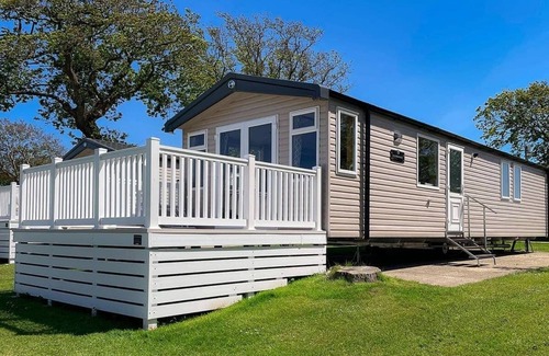 Ningwood House | 2 bedroom accommodation in Newbridge, Nr Yarmouth