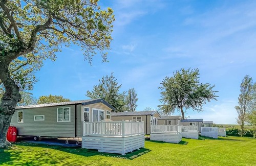 Ningwood House | 2 bedroom accommodation in Newbridge, Nr Yarmouth