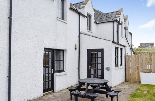Lunan Cottage | 2 bedroom accommodation in Lunan Bay, near Montrose