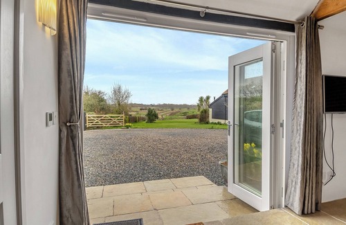 Beccles Cottage | 2 bedroom accommodation in Aldeby, near Beccles