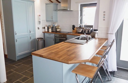 Ardroil Cottage | 2 bedroom accommodation in Carnish, Uig, Isle of Lewis