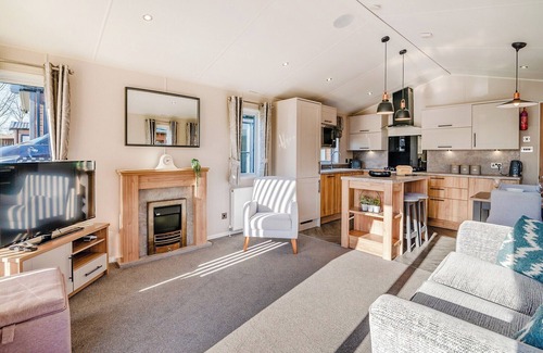 Arnold Ski Chalet | 2 bedroom accommodation in Skirlaugh, Nr Hull